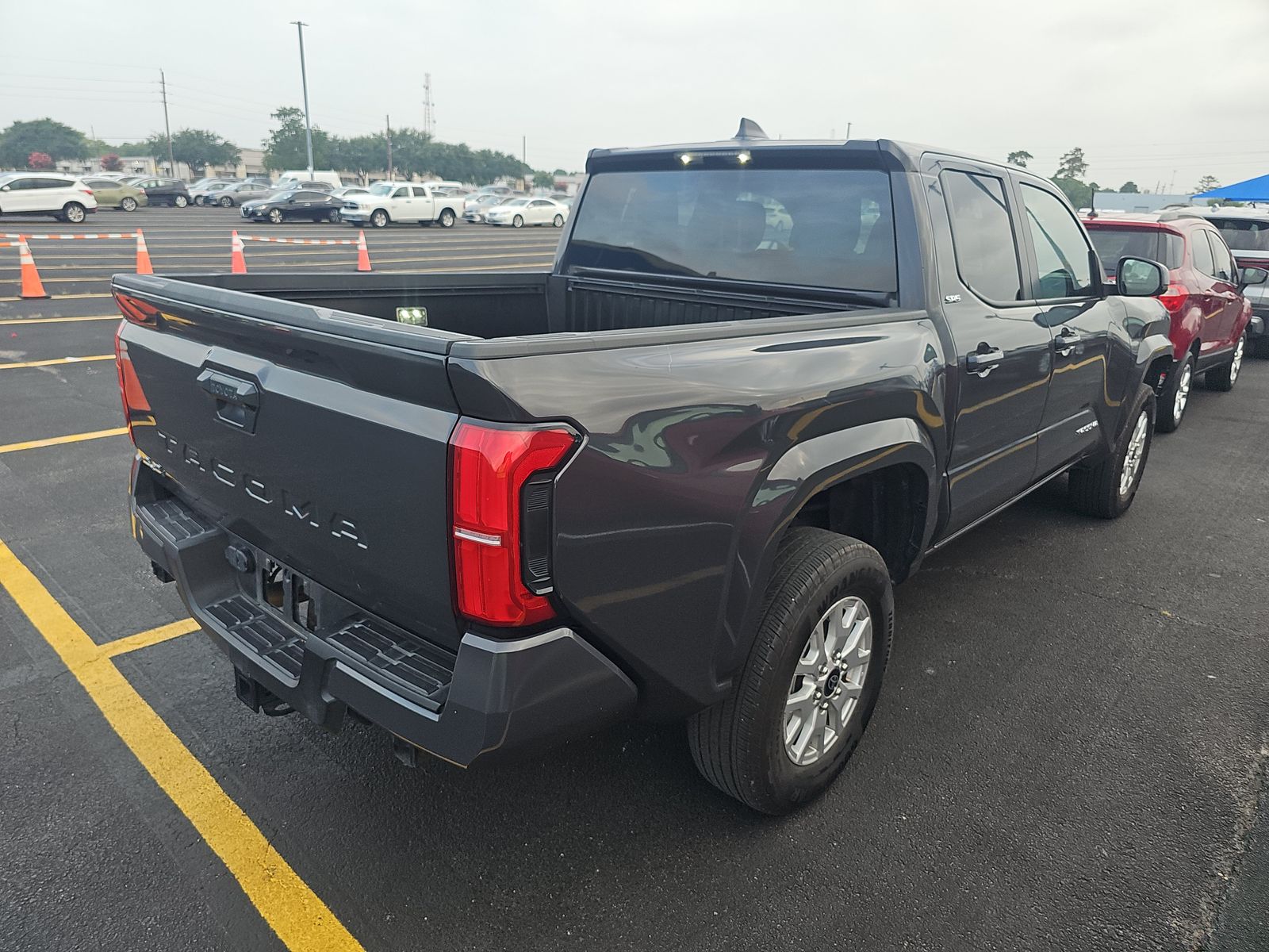2025 Toyota Tacoma SR5 AWD