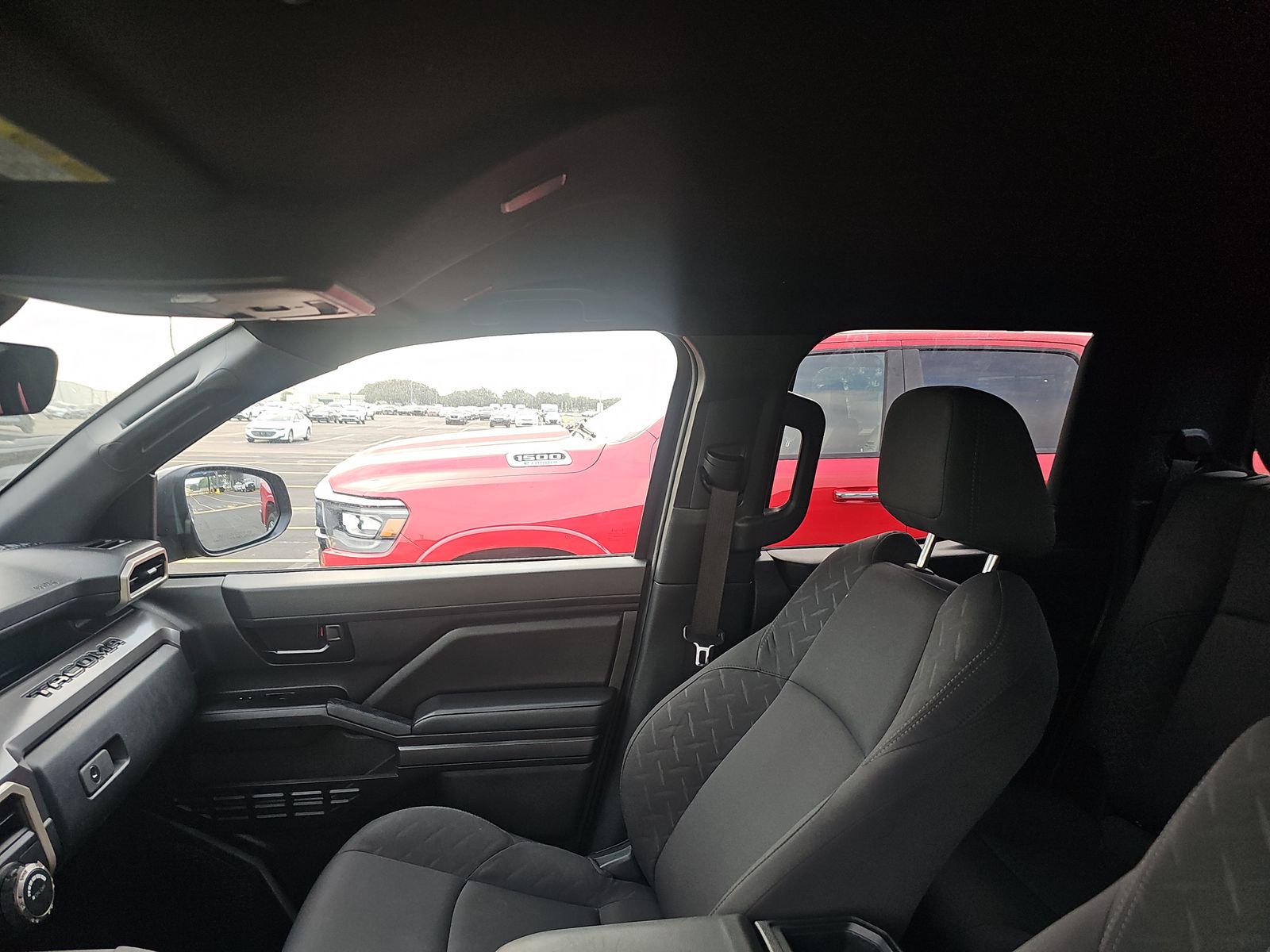 2025 Toyota Tacoma SR5 AWD