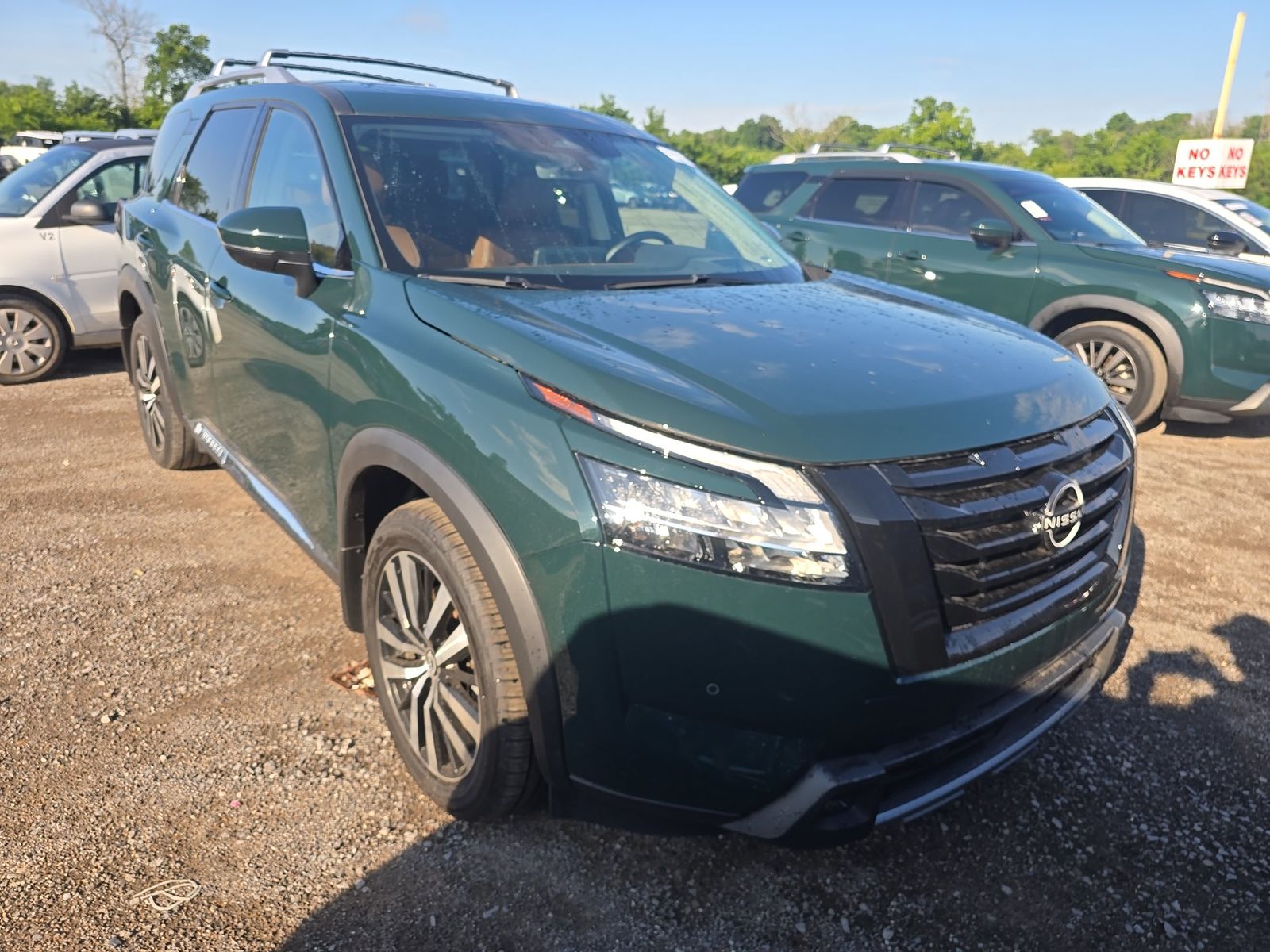 2024 Nissan Pathfinder Platinum AWD