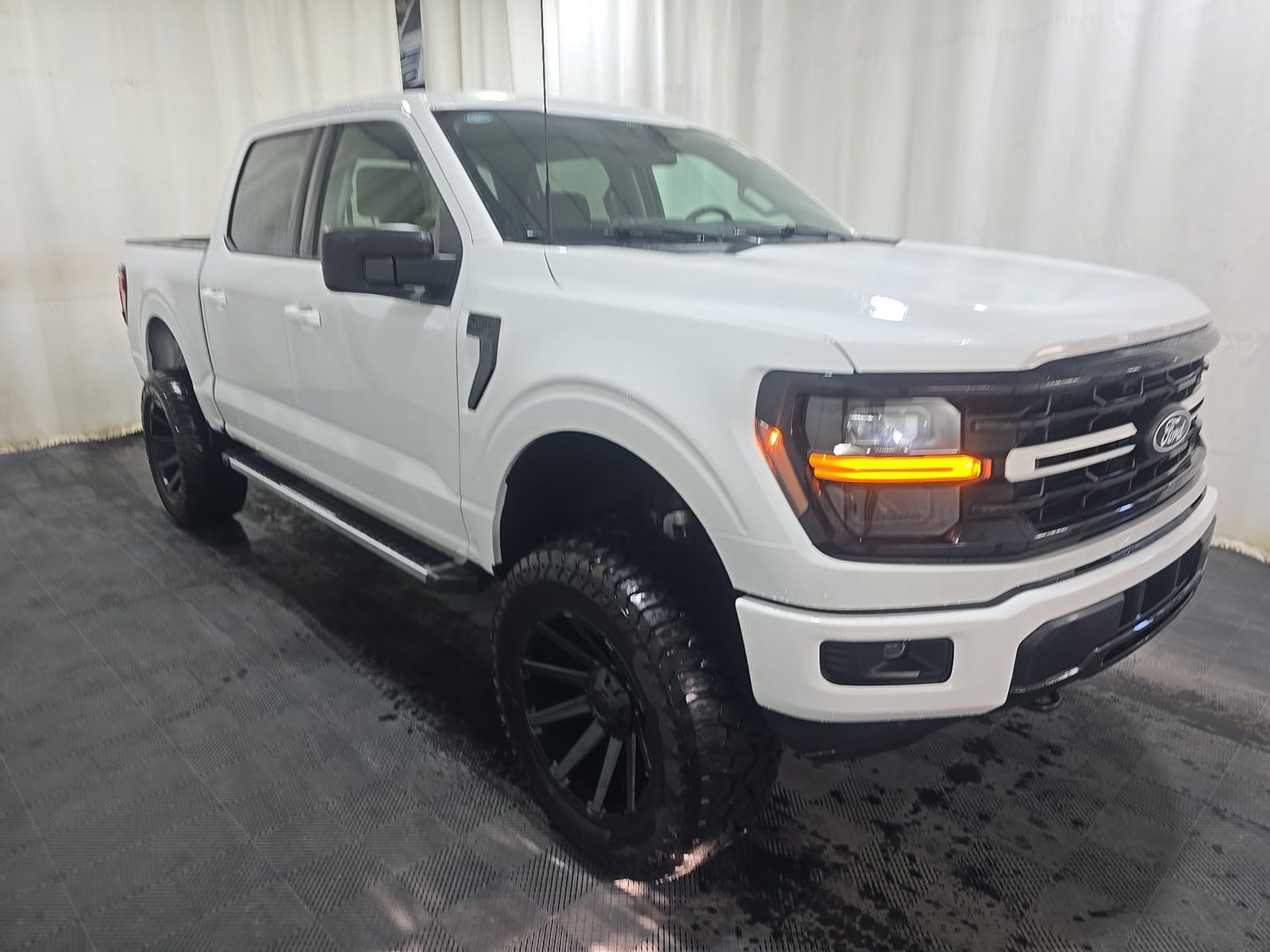 2025 Ford F-150 XLT AWD