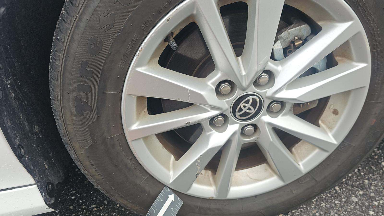 2025 Toyota Camry LE FWD