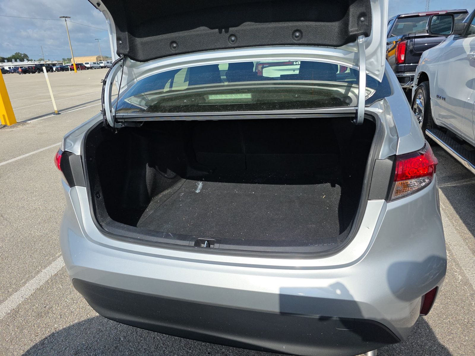 2025 Toyota Corolla Hybrid LE FWD