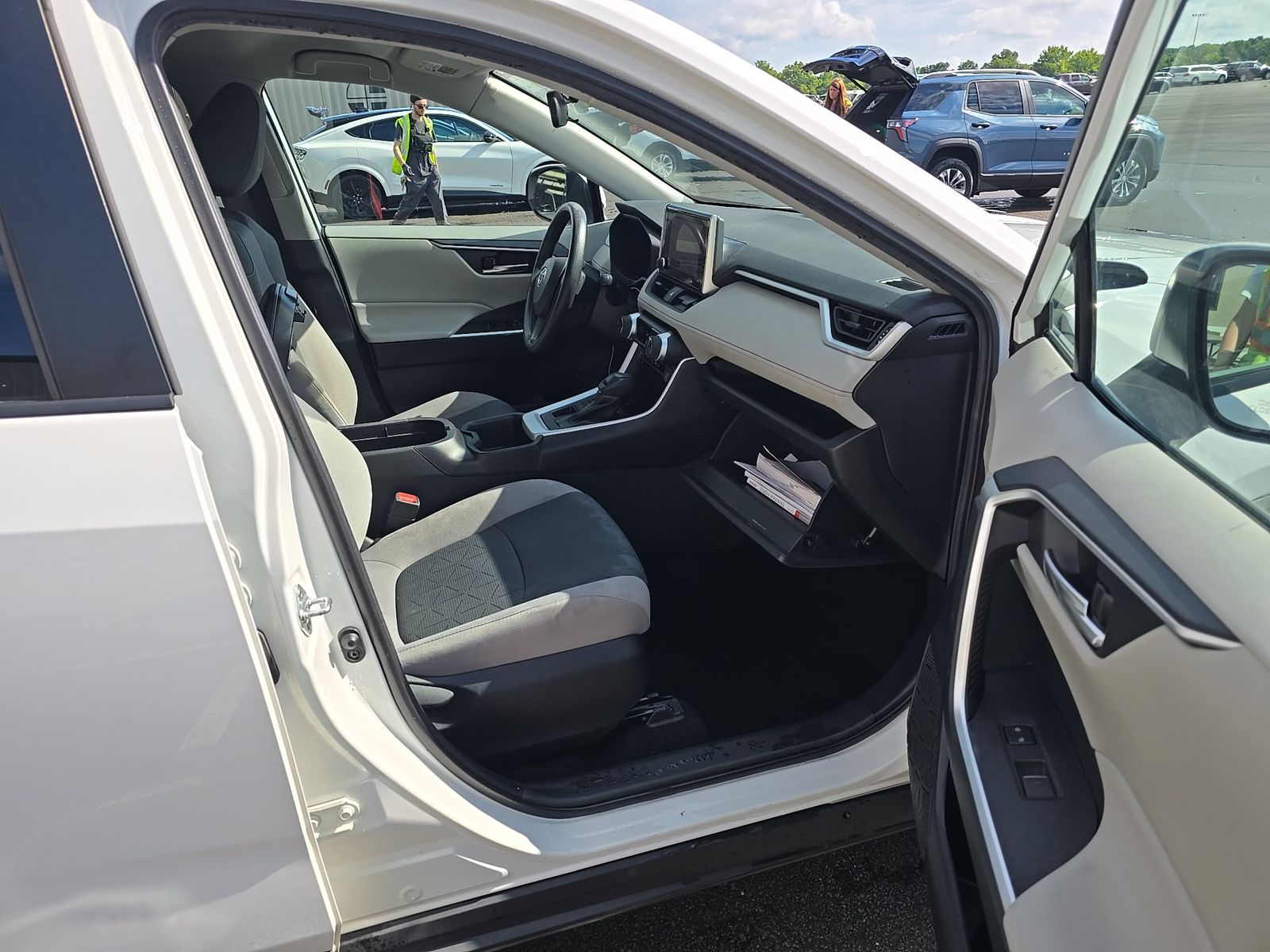 2023 Toyota RAV4 XLE AWD