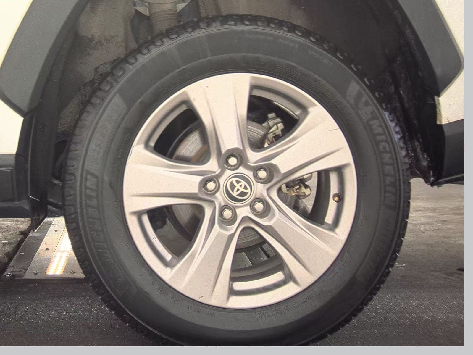 2023 Toyota RAV4 XLE AWD