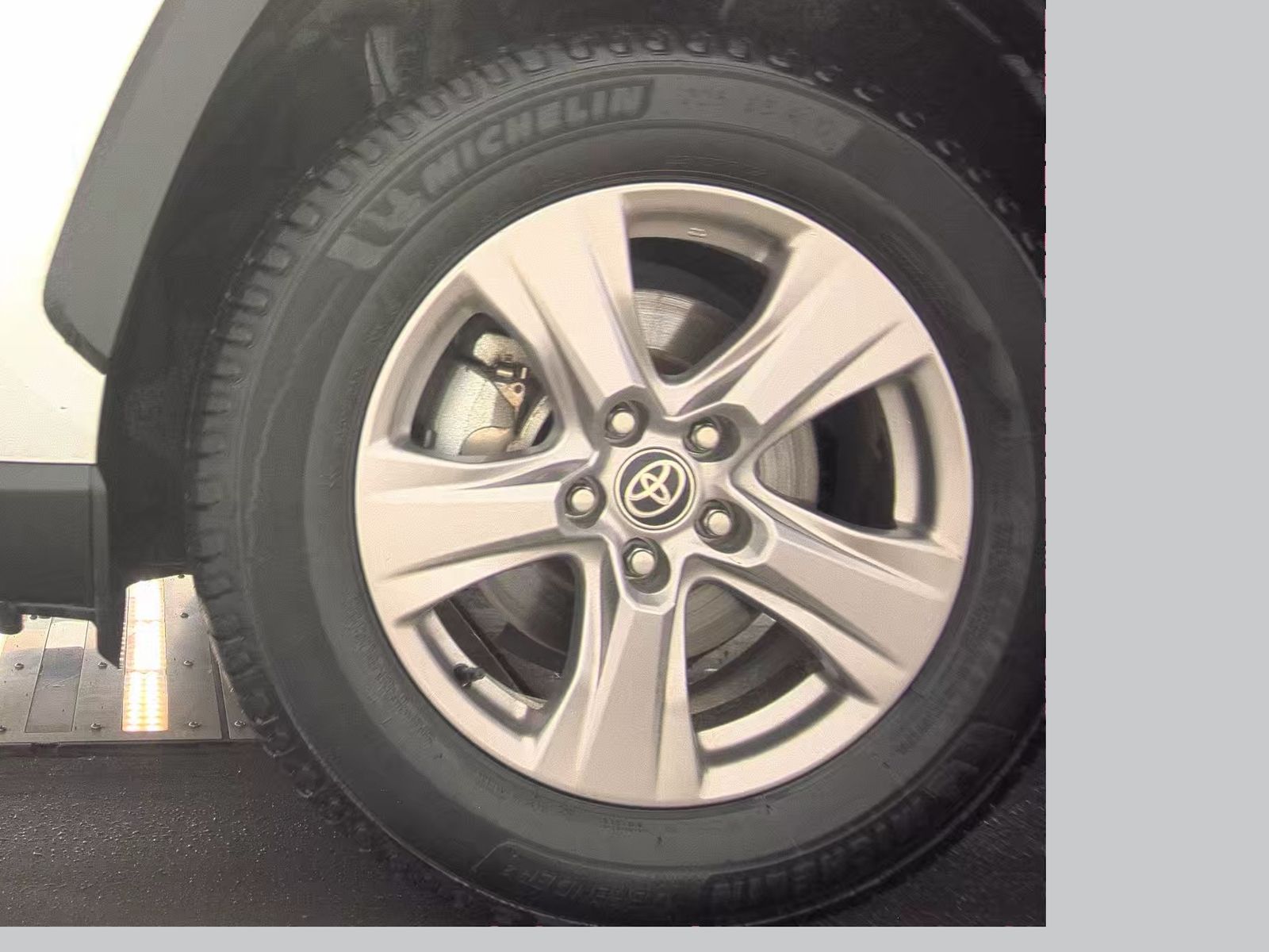 2023 Toyota RAV4 XLE AWD
