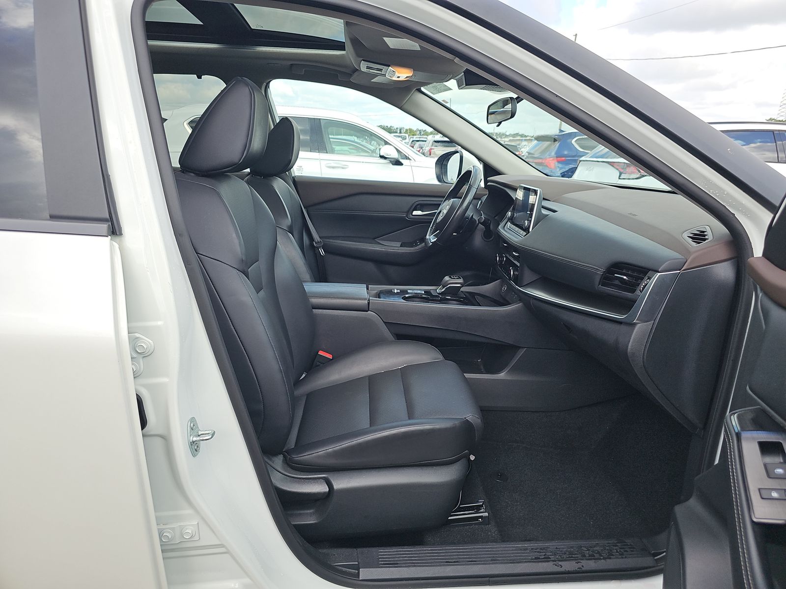 2023 Nissan Rogue SV FWD