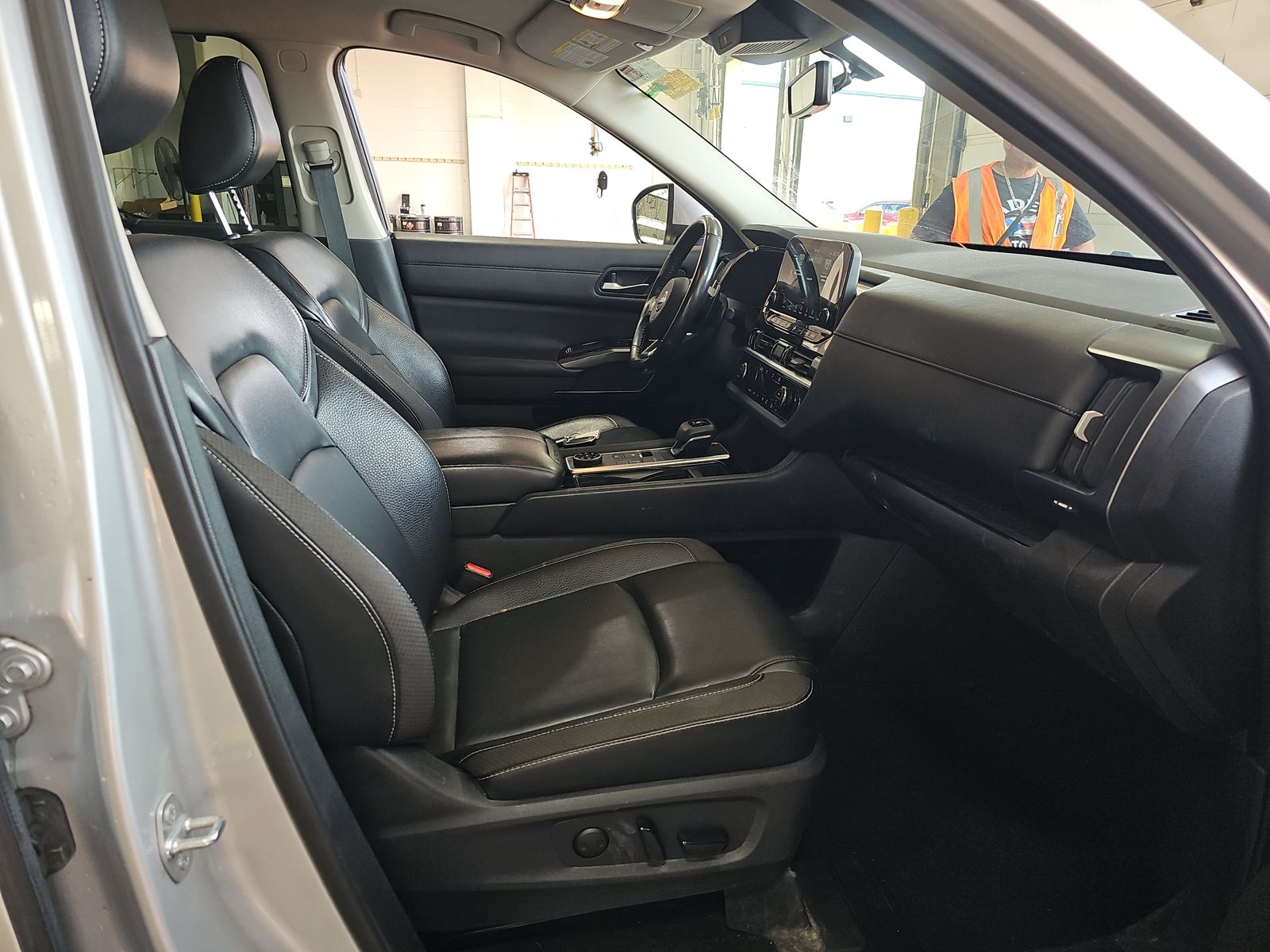 2023 Nissan Pathfinder SL AWD