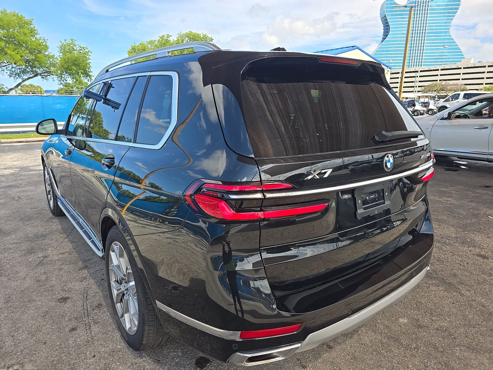 2025 BMW X7 xDrive40i AWD