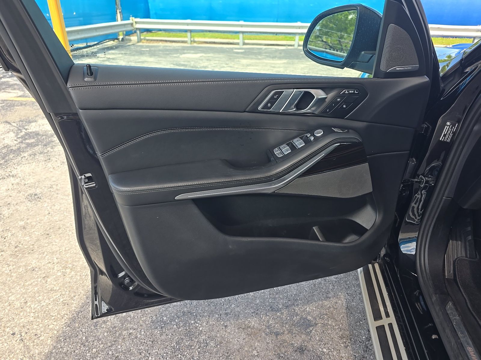 2025 BMW X7 xDrive40i AWD