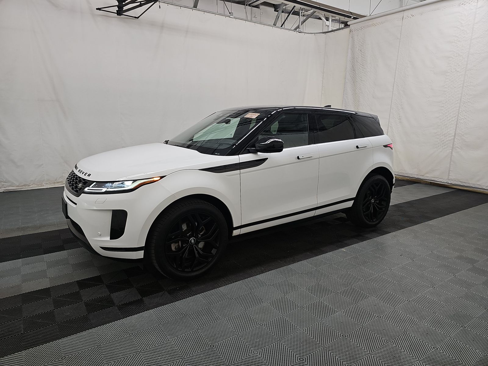 2023 Land Rover Range Rover Evoque SE FWD
