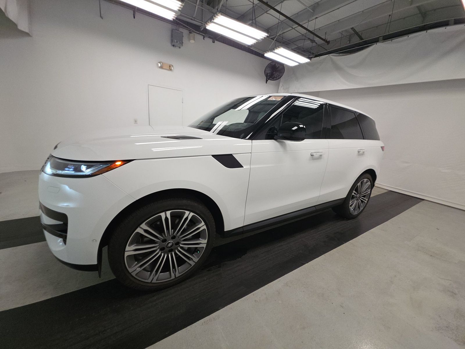 2024 Land Rover Range Rover Sport SE FWD