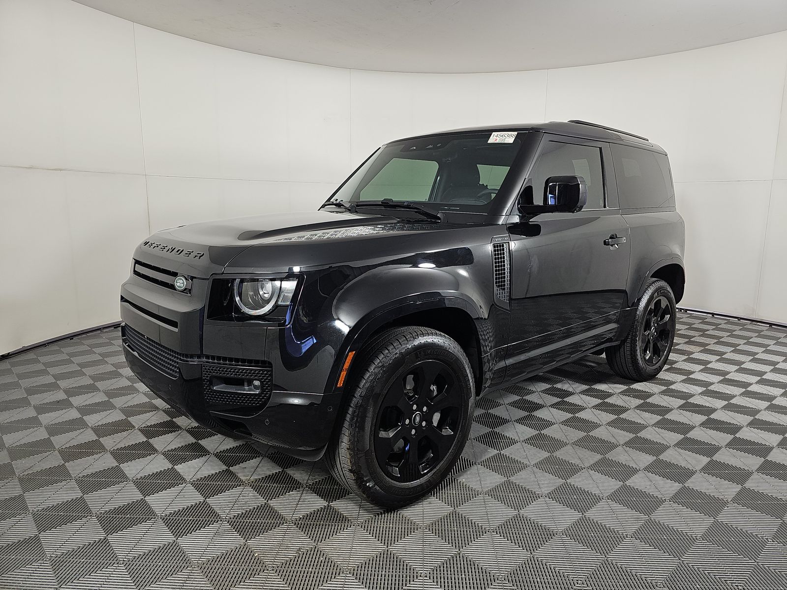 2025 Land Rover Defender 90 X-Dynamic SE FWD