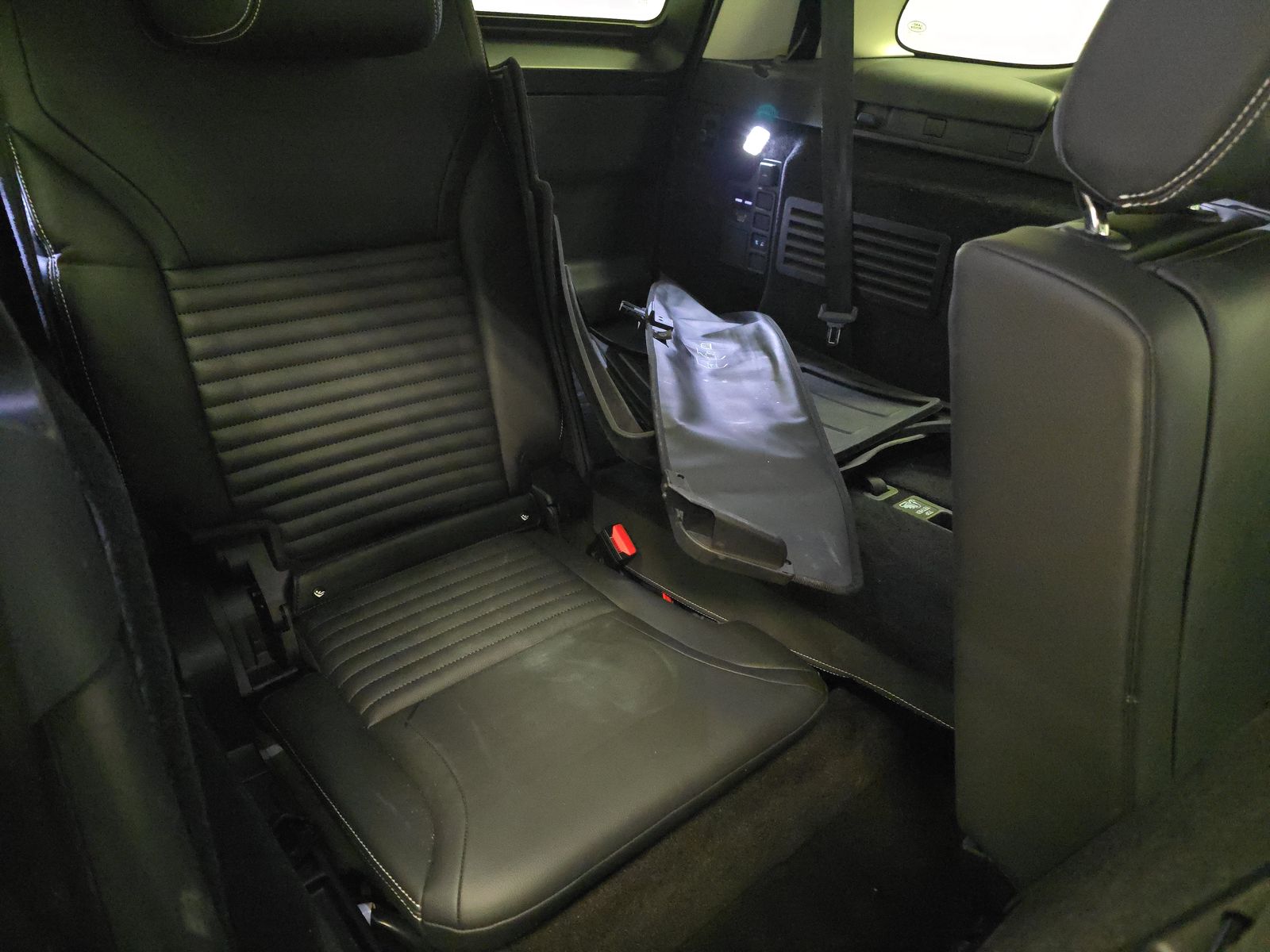 2023 Land Rover Discovery S FWD