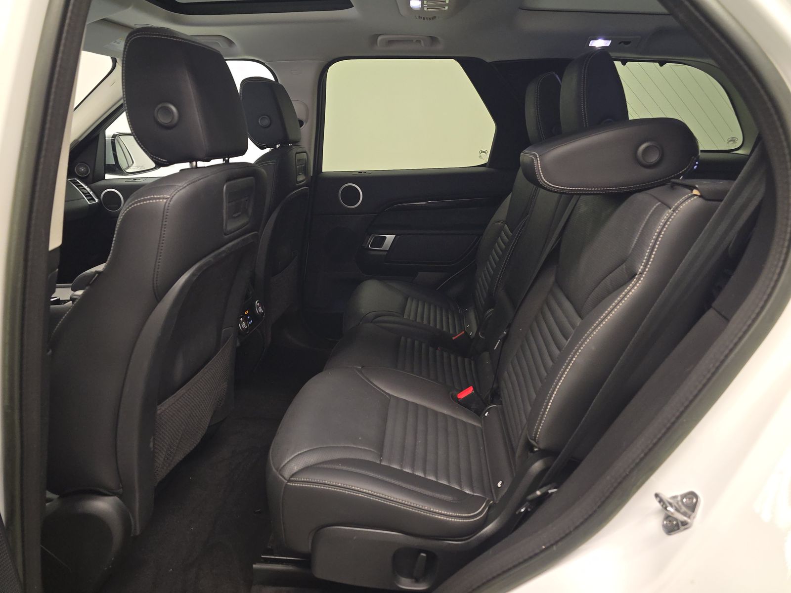 2023 Land Rover Discovery S FWD