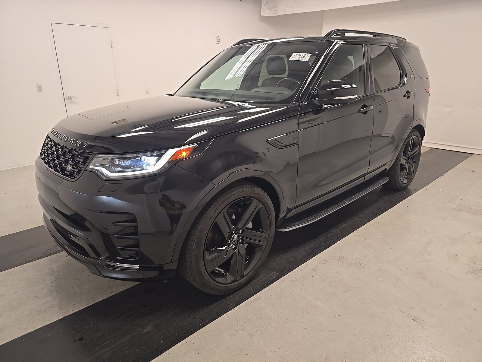 2023 Land Rover Discovery R-Dynamic S FWD