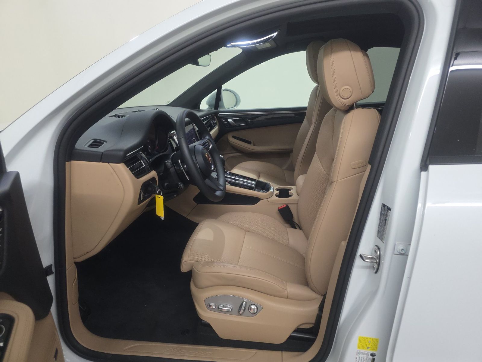 2026 Porsche Macan Base AWD
