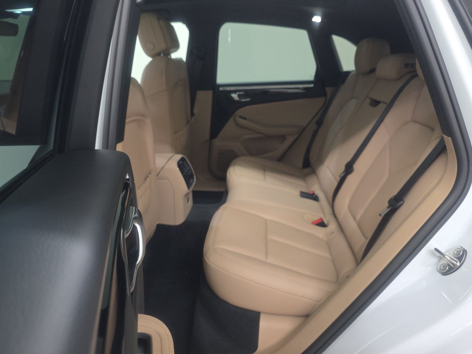 2026 Porsche Macan Base AWD