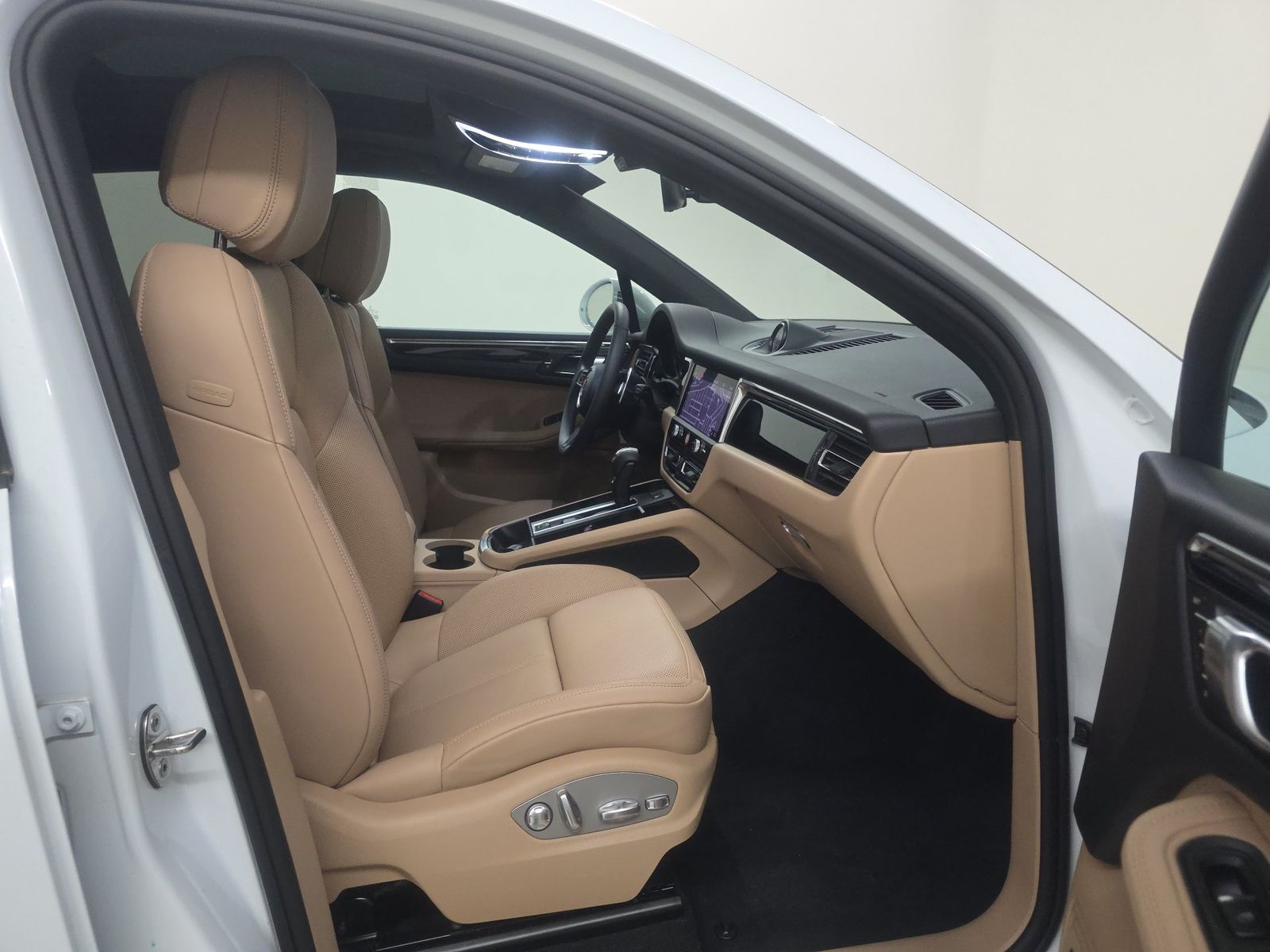 2026 Porsche Macan Base AWD
