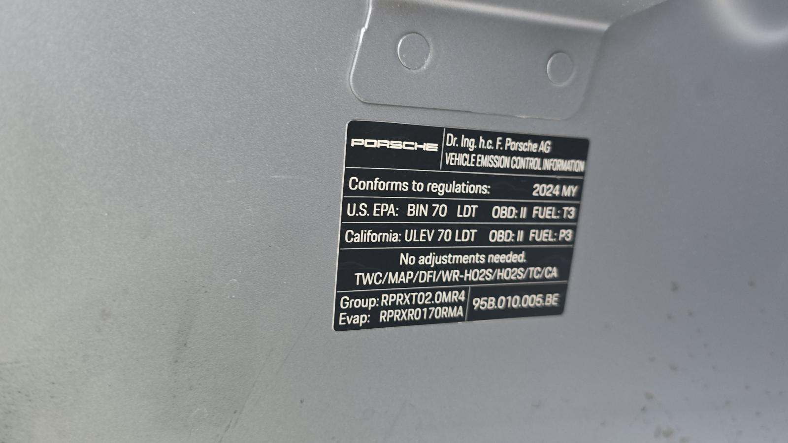 2024 Porsche Macan Base AWD