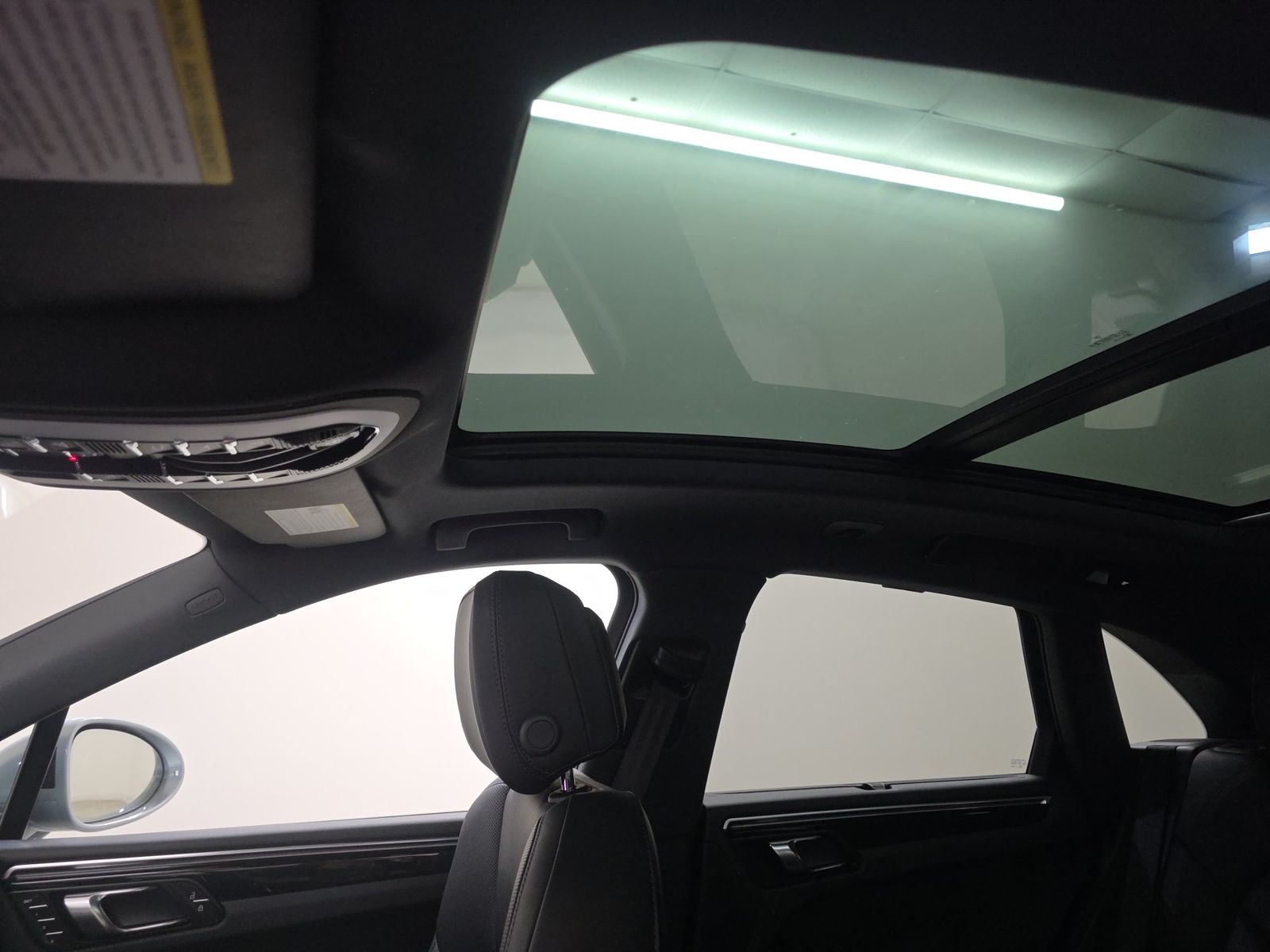 2024 Porsche Macan Base AWD