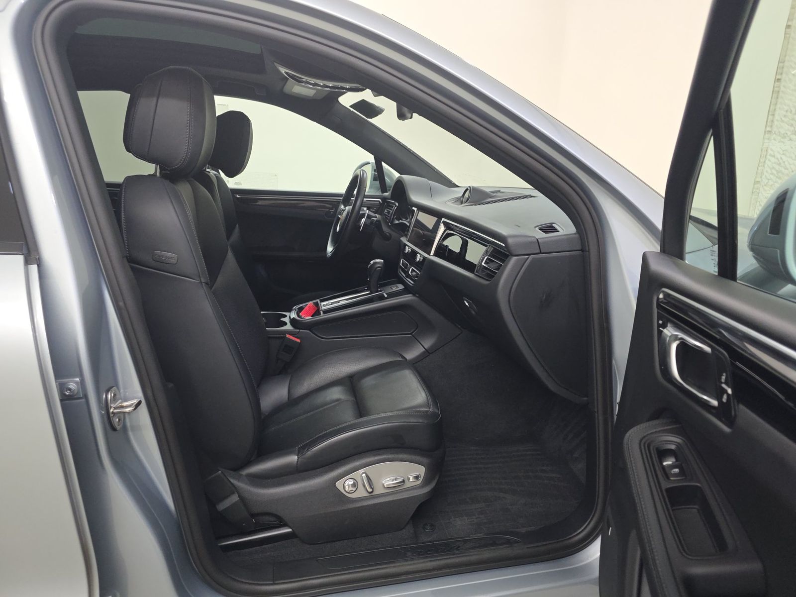 2024 Porsche Macan Base AWD