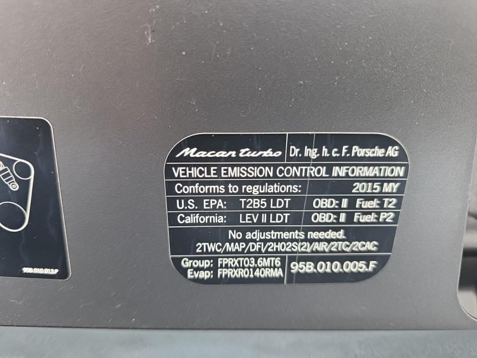 2015 Porsche Macan Turbo AWD