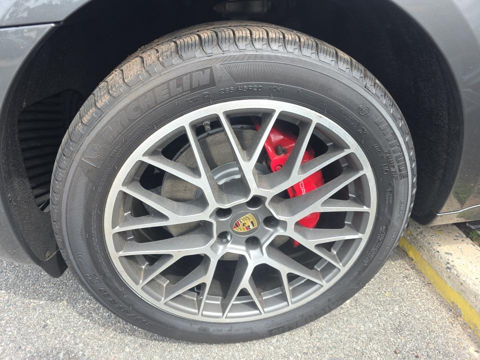 2015 Porsche Macan Turbo AWD