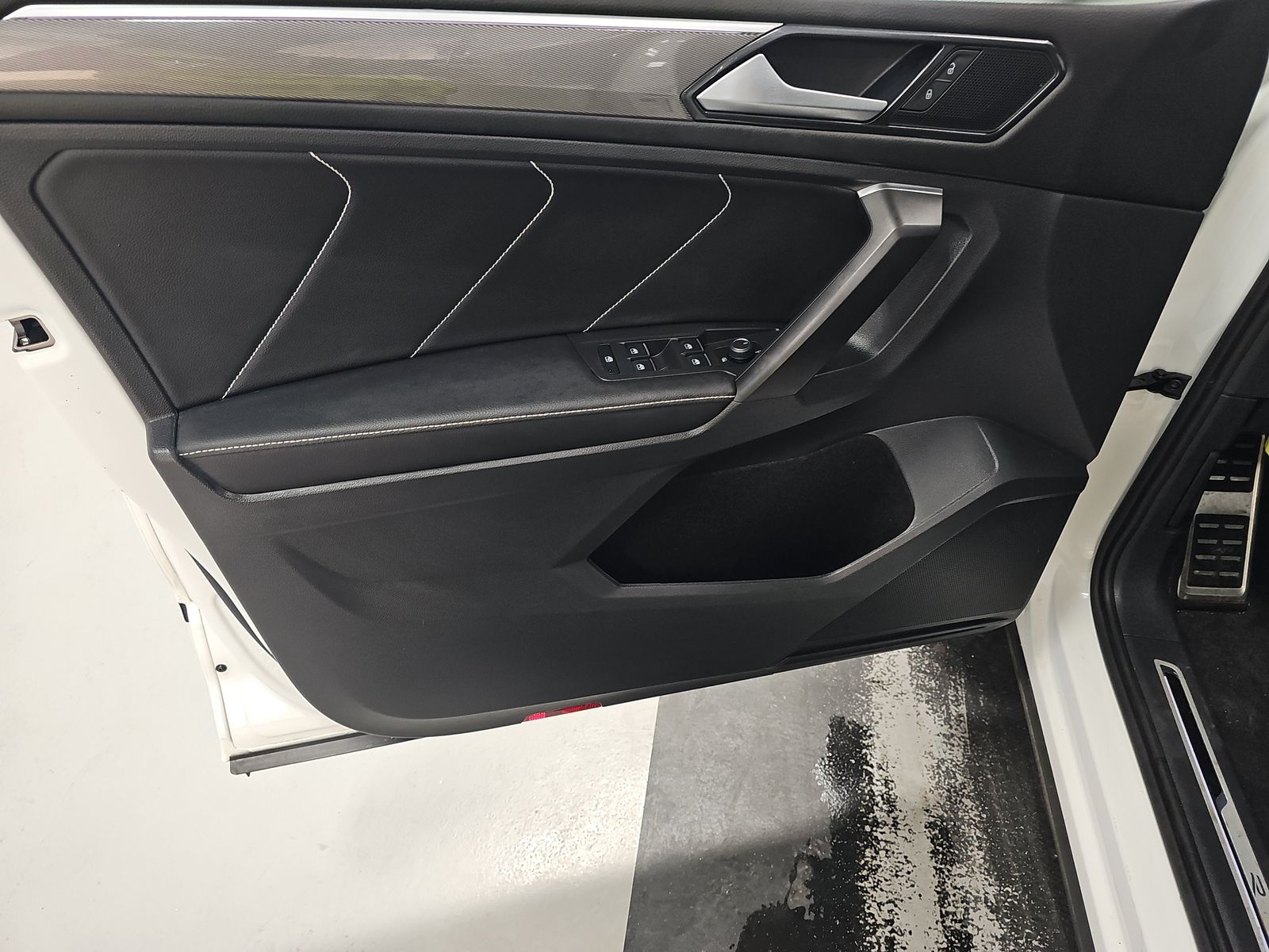 2023 Volkswagen Tiguan 2.0T SE R-Line Black AWD