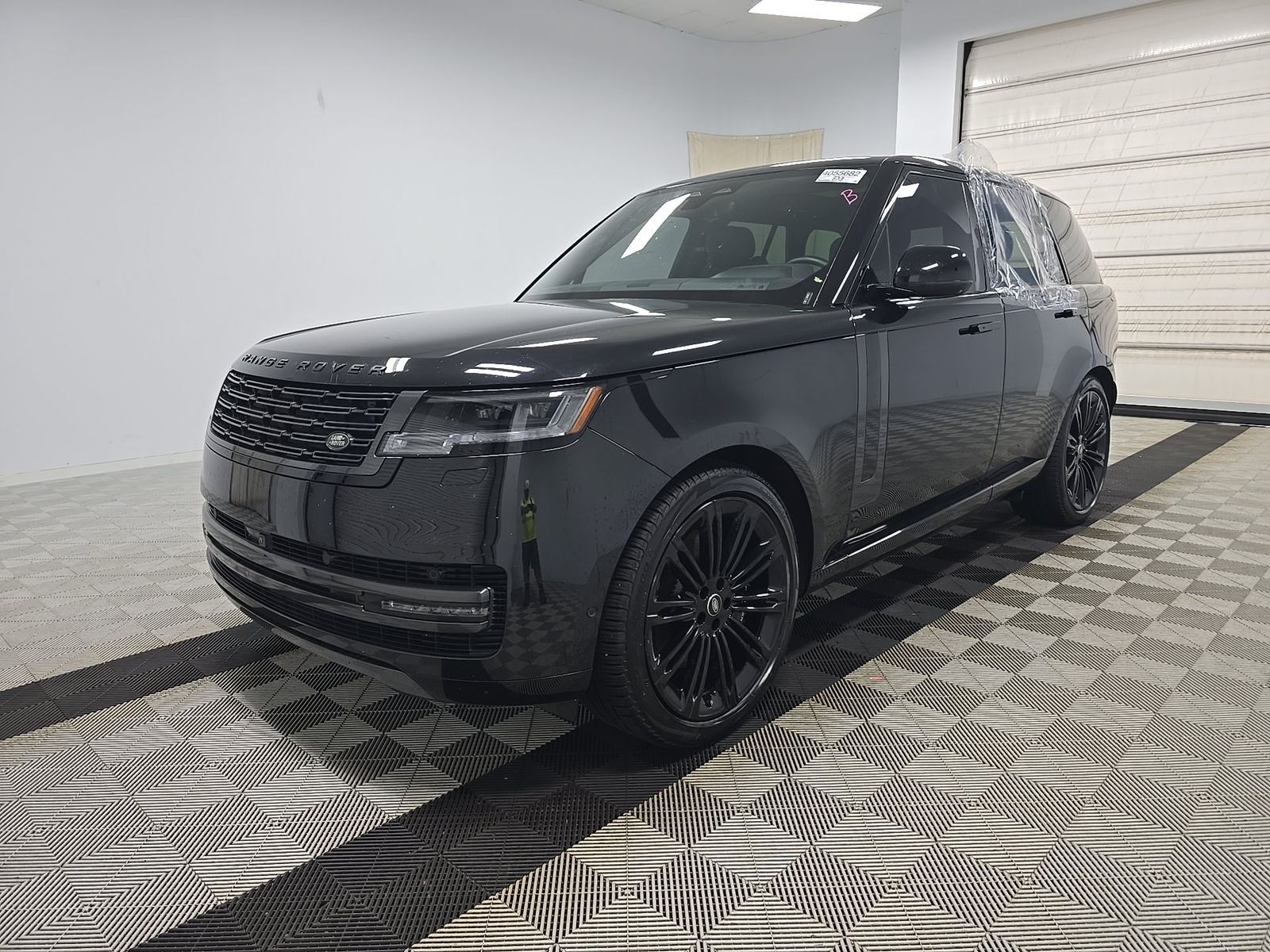 2025 Land Rover Range Rover SE FWD