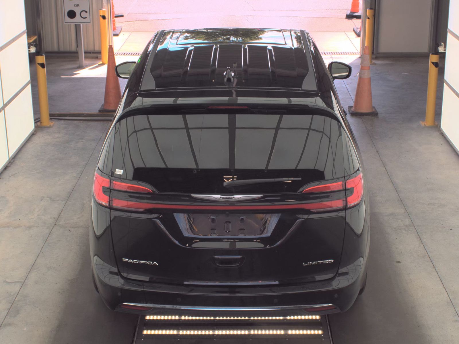 2026 Chrysler Pacifica Limited FWD