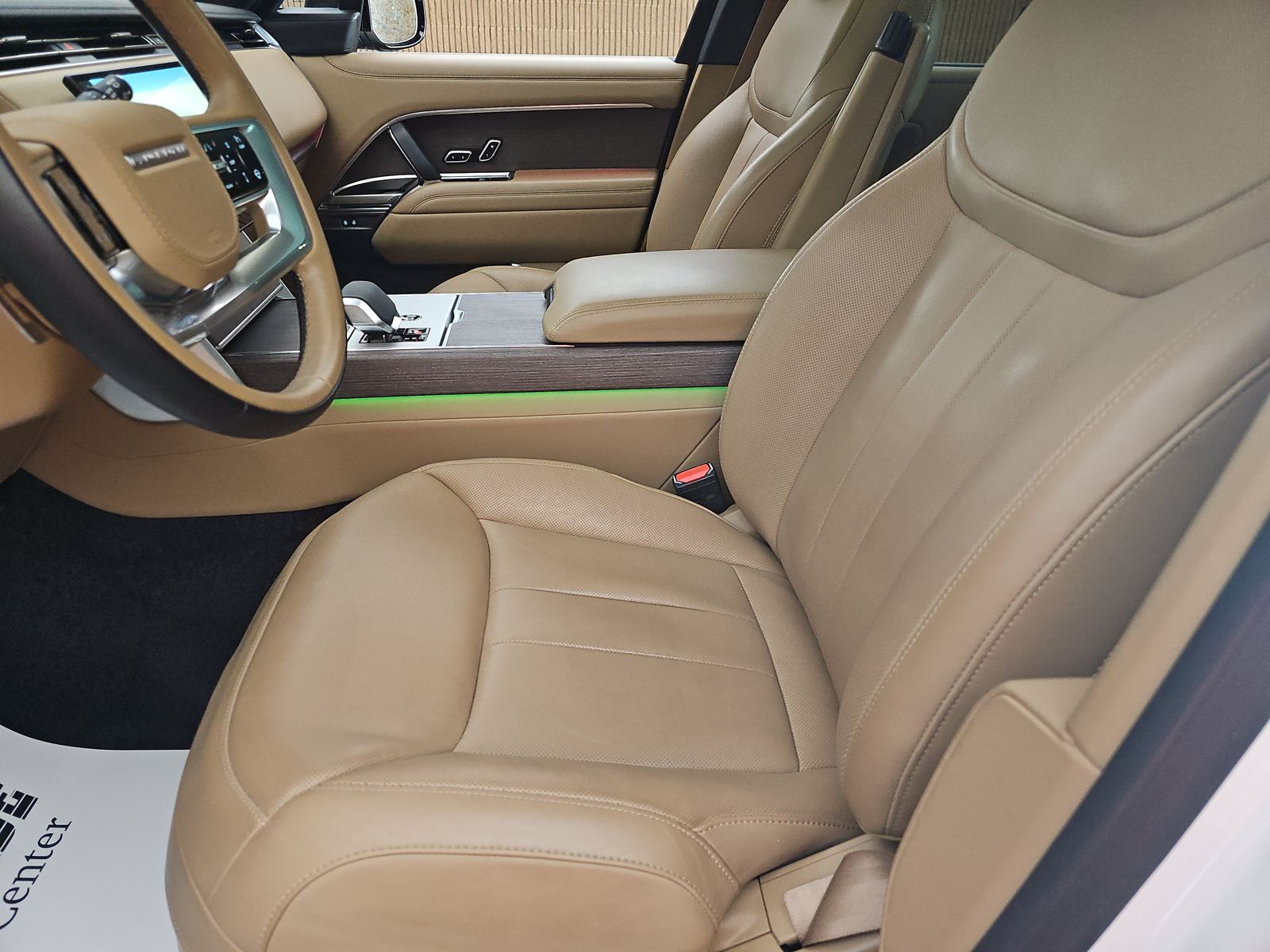 2025 Land Rover Range Rover SE LWB AWD