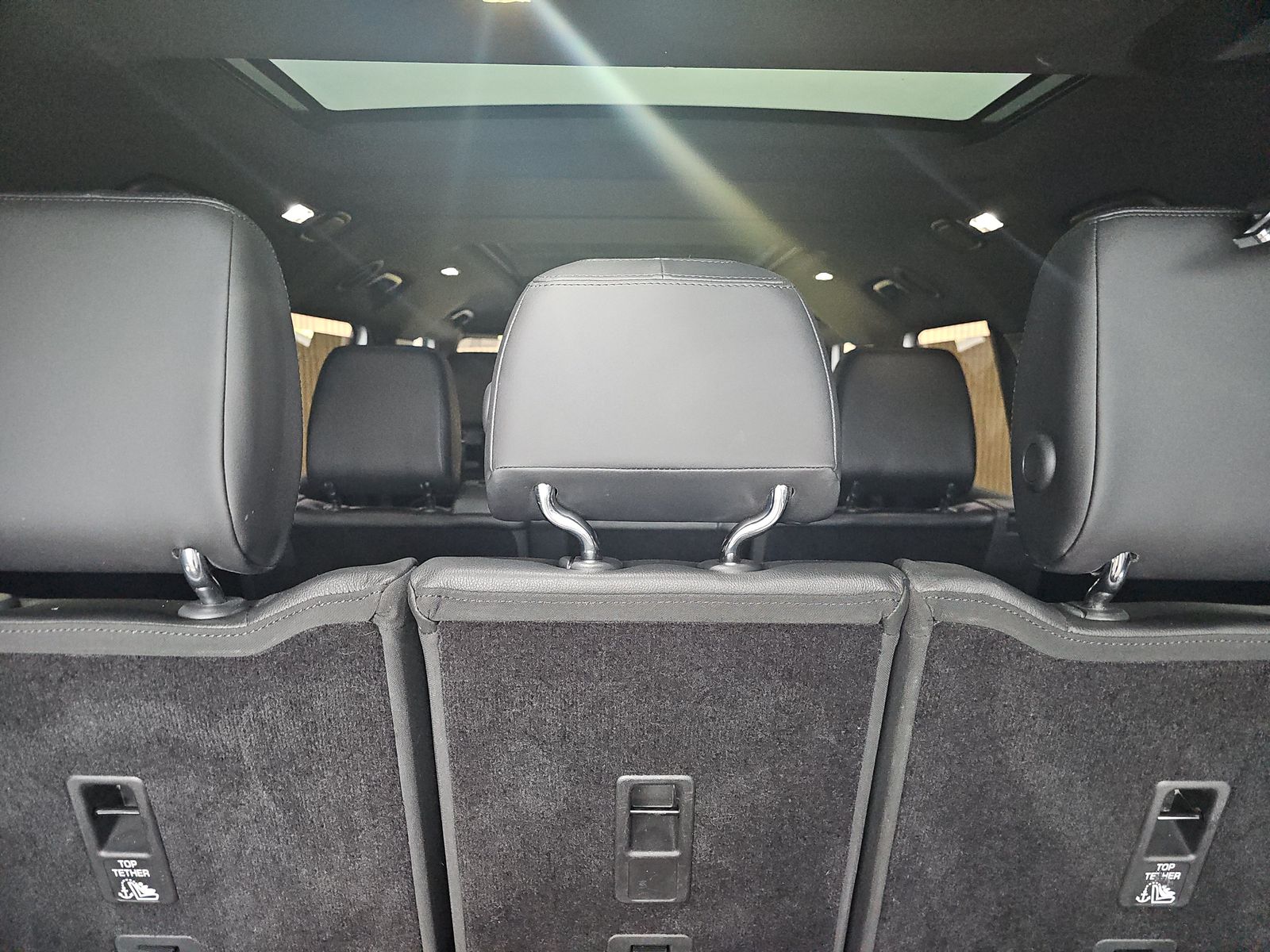 2023 Land Rover Defender 130 X-Dynamic SE AWD
