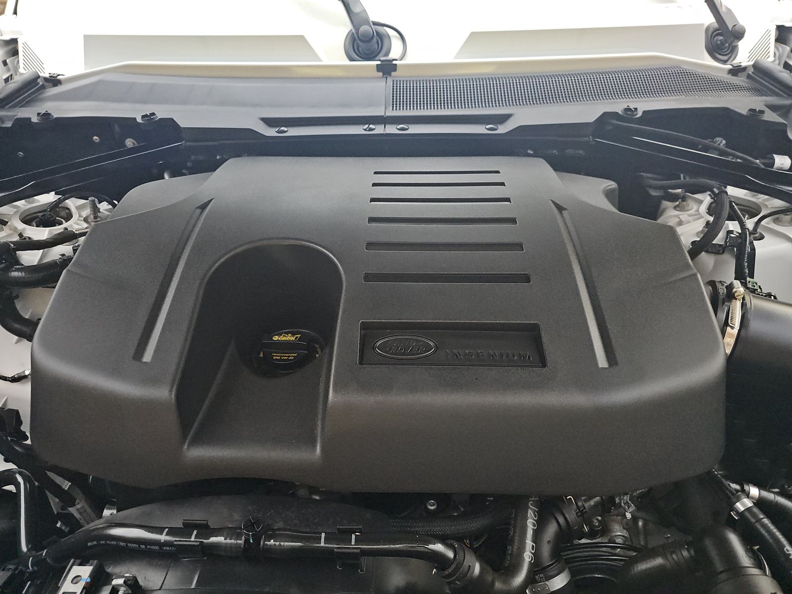 2023 Land Rover Defender 130 X-Dynamic SE AWD