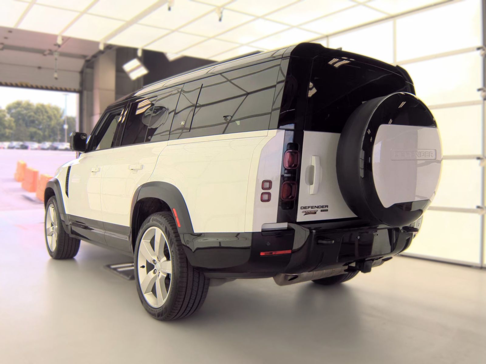2023 Land Rover Defender 130 X-Dynamic SE AWD