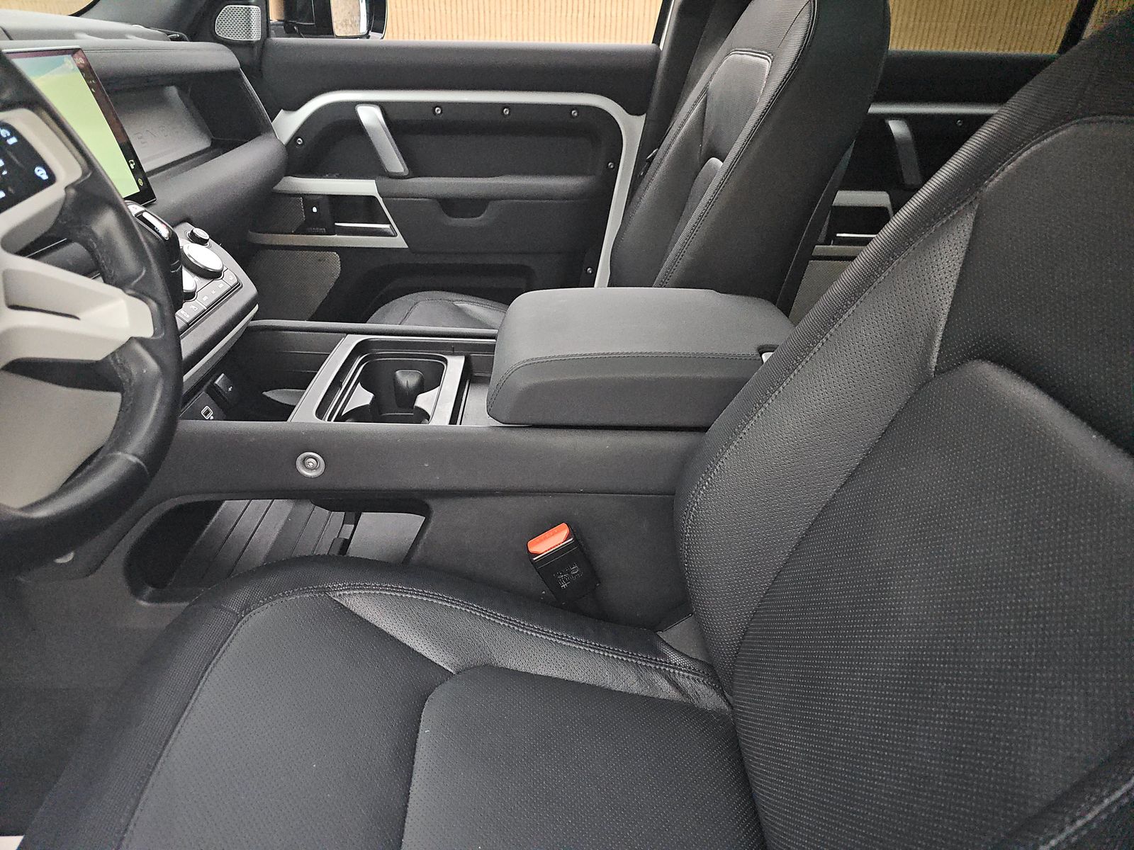 2023 Land Rover Defender 130 X-Dynamic SE AWD