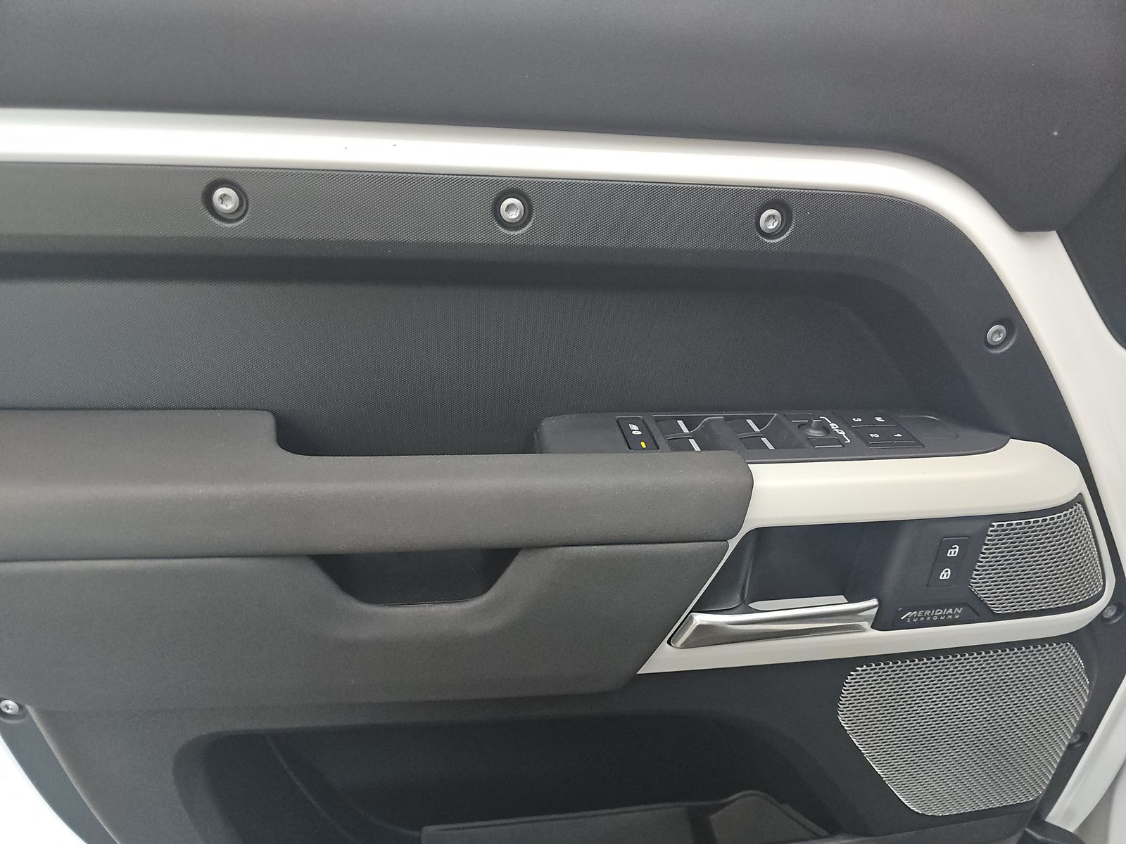 2023 Land Rover Defender 130 X-Dynamic SE AWD