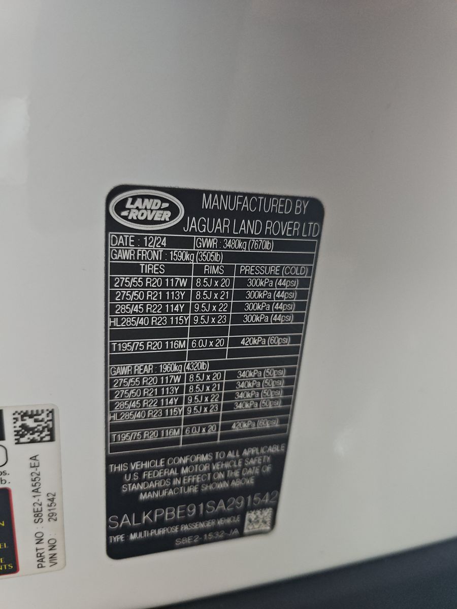 2025 Land Rover Range Rover SE LWB AWD