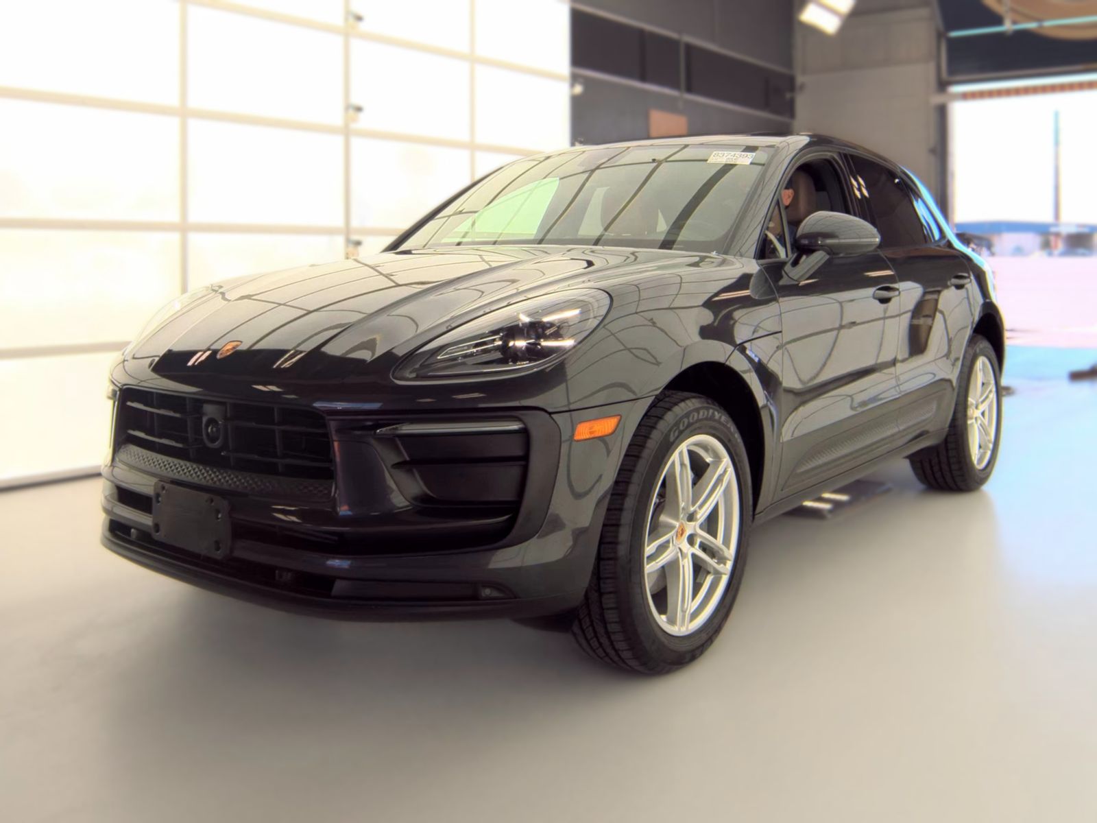 2023 Porsche Macan Base AWD
