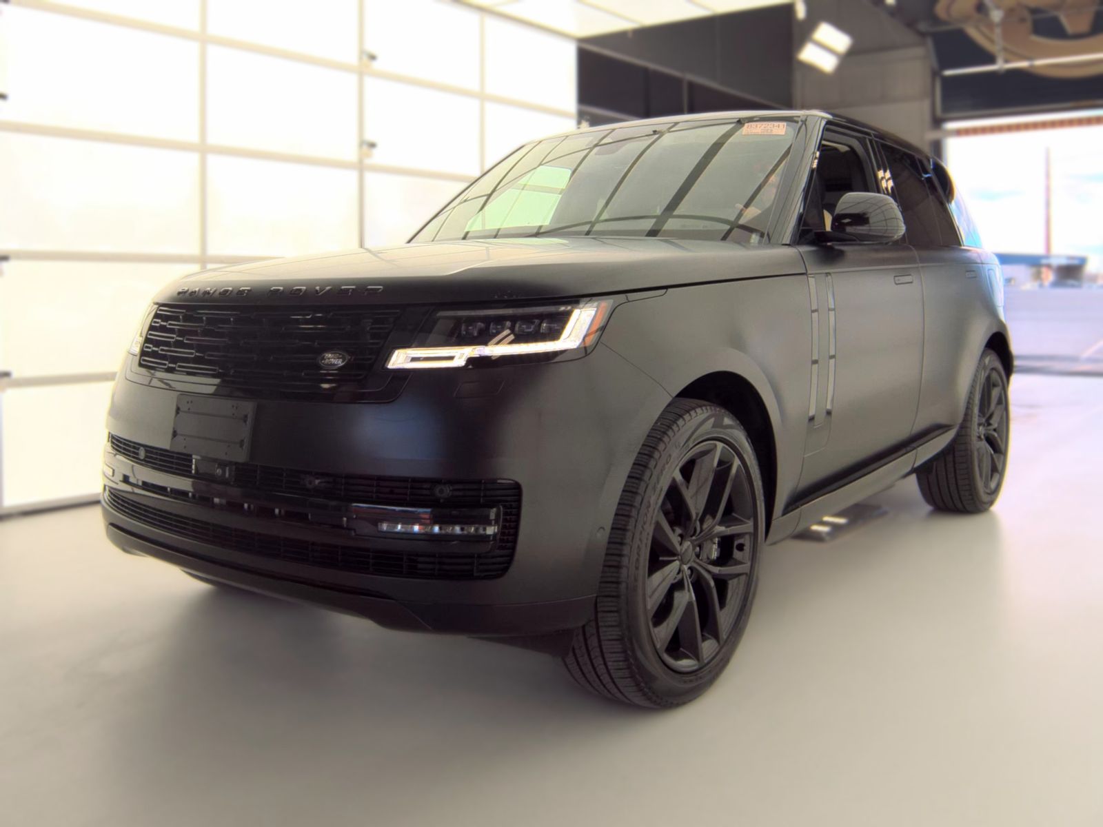 2025 Land Rover Range Rover Plug-In Hybrid SE AWD