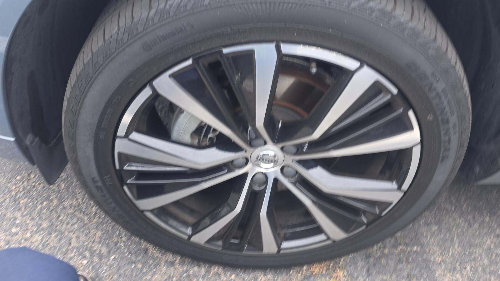 2024 Volvo XC60 B5 Plus AWD