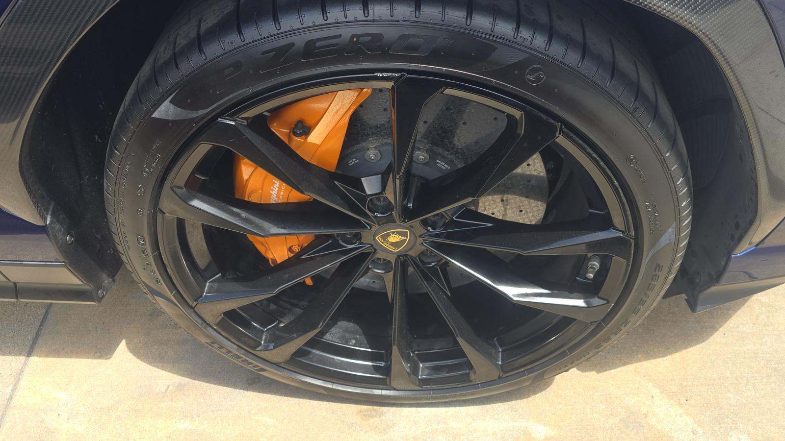 2019 Lamborghini Urus Base AWD