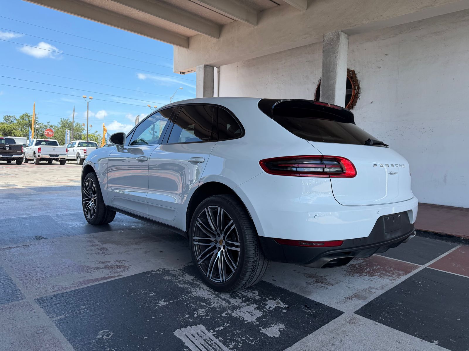 2018 Porsche Macan Base AWD
