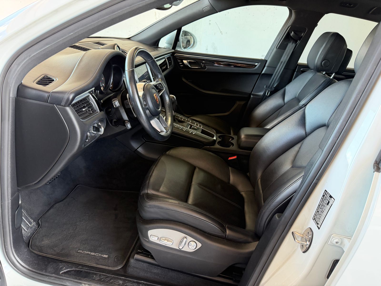 2018 Porsche Macan Base AWD