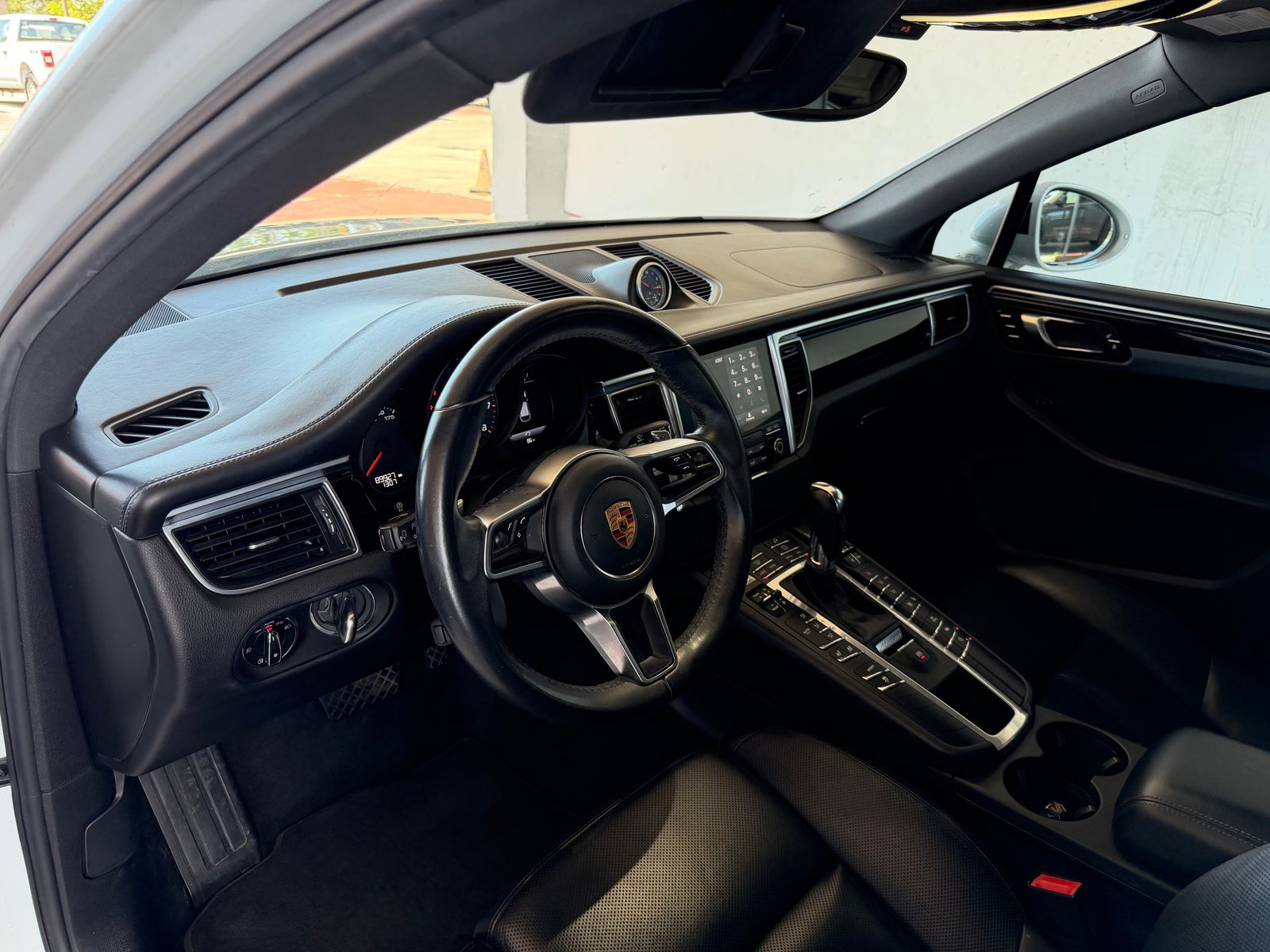 2018 Porsche Macan Base AWD