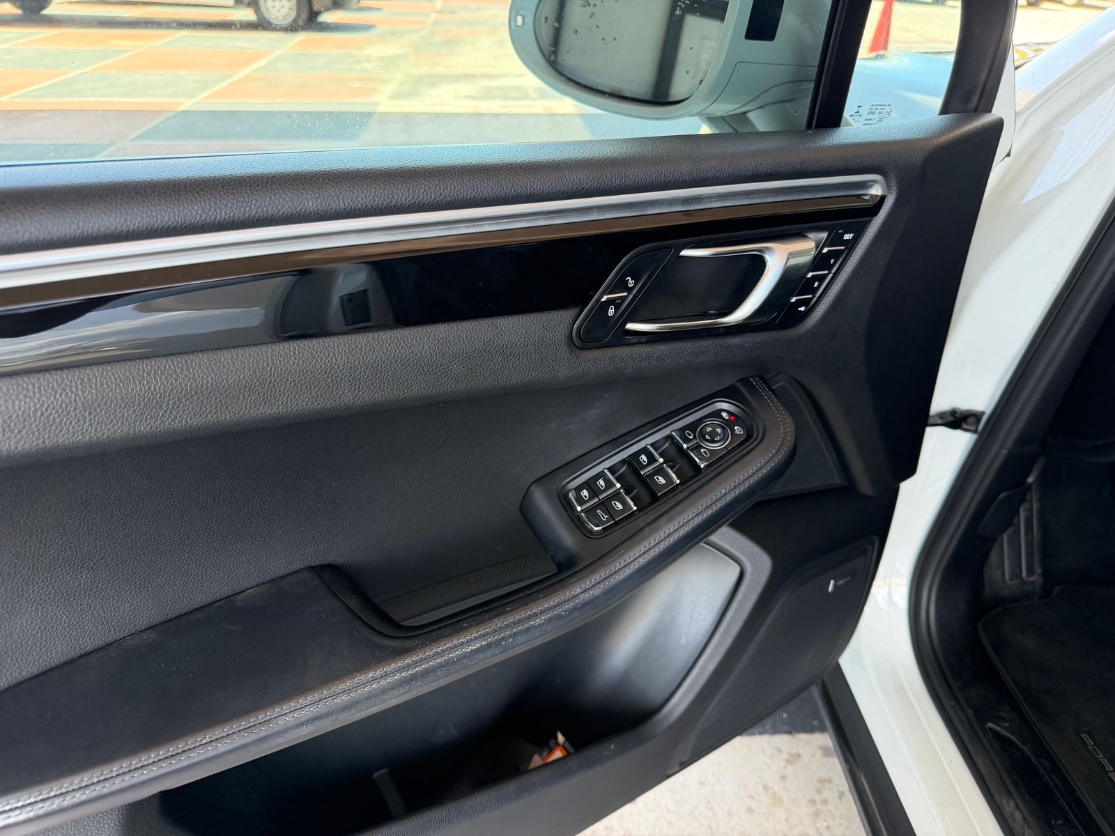2018 Porsche Macan Base AWD