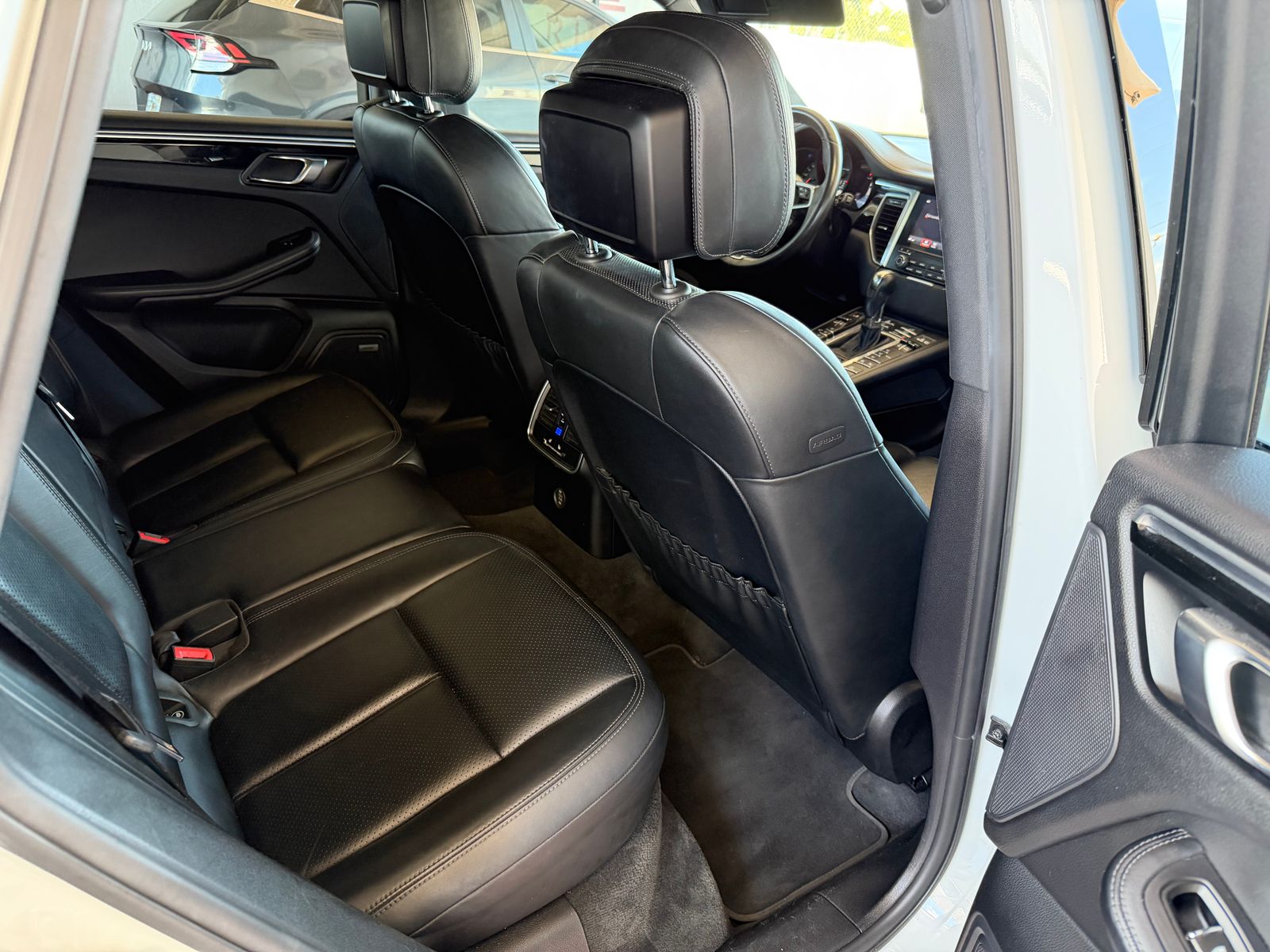 2018 Porsche Macan Base AWD