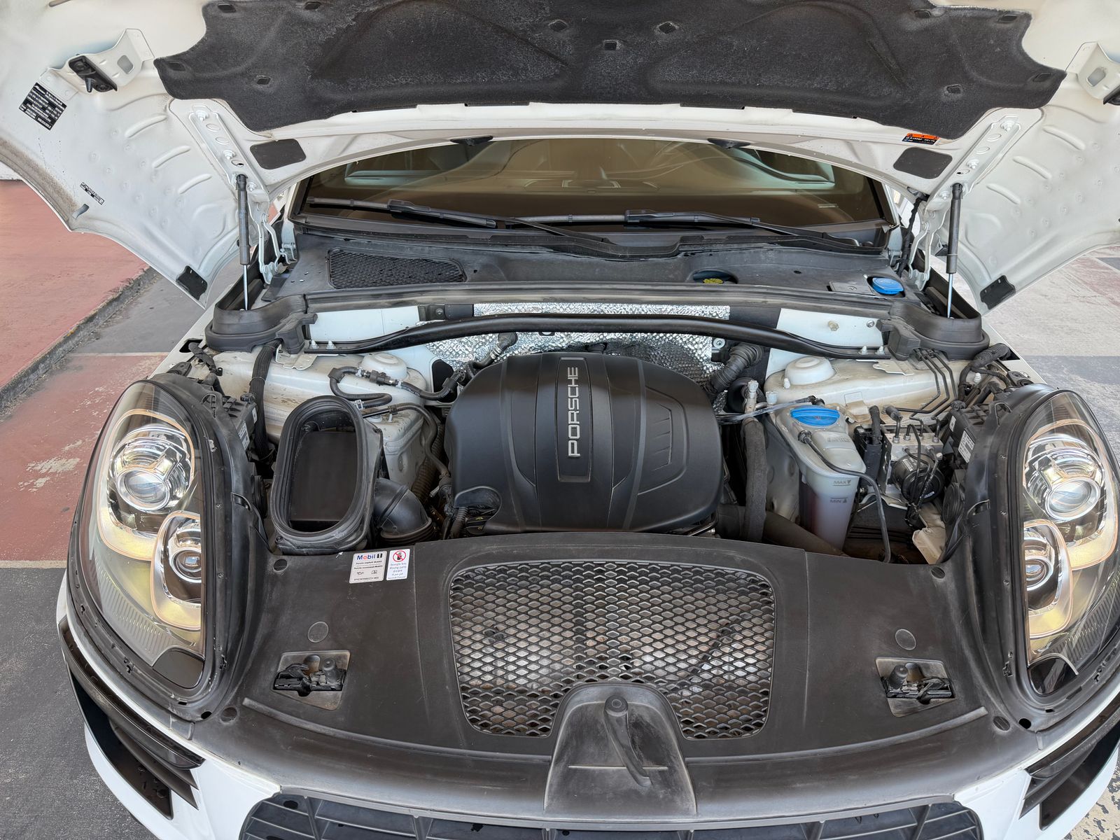 2018 Porsche Macan Base AWD
