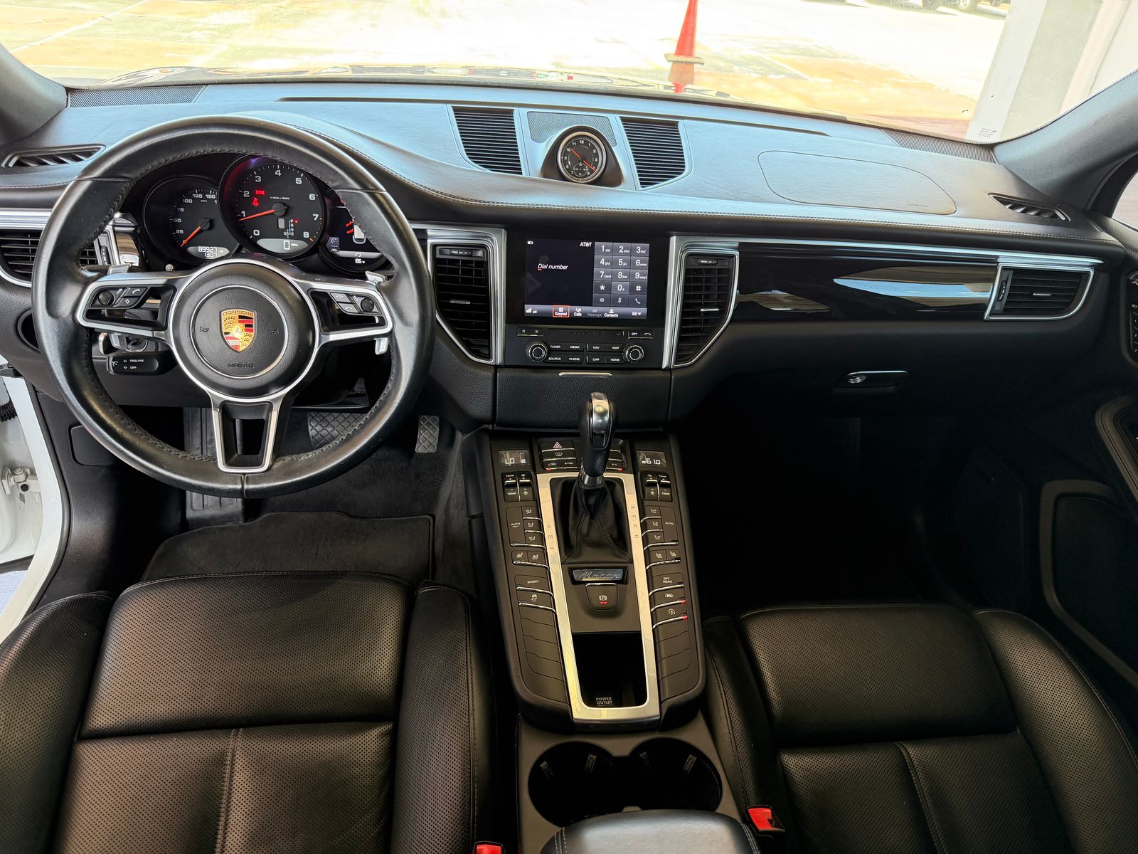 2018 Porsche Macan Base AWD