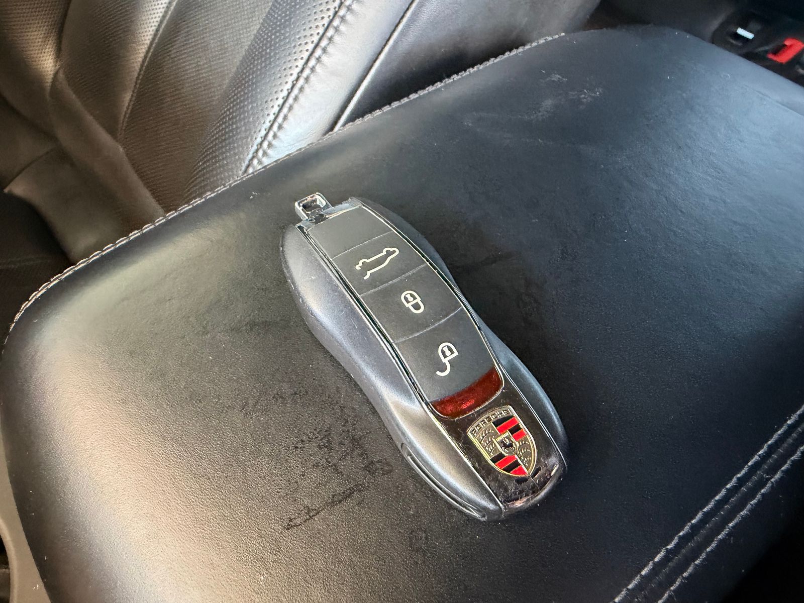 2018 Porsche Macan Base AWD