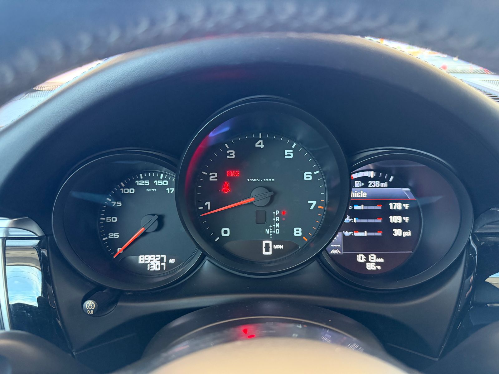 2018 Porsche Macan Base AWD